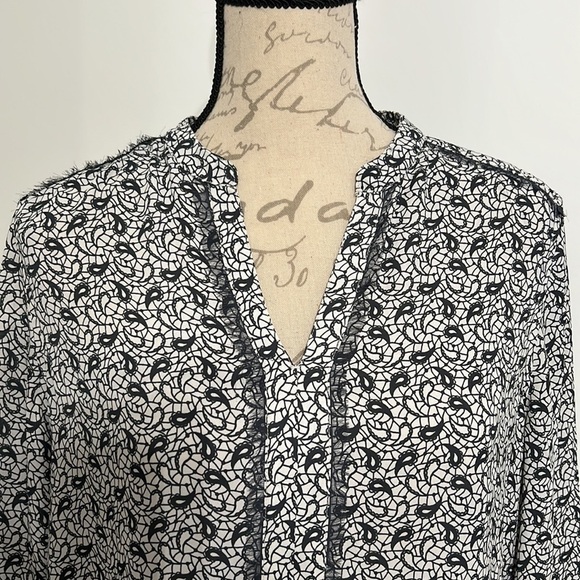 Halogen Blouse Medium Swirl Design Polyester - Picture 2 of 8